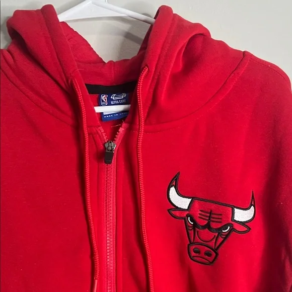 NBA Chicago Bulls Red and Cream Hoodie with Logo - Picture 3 of 6